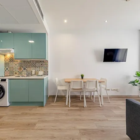 25 With Free Parking And Pool Apartamento *