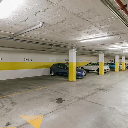 Apartment 25 With Free Parking And Pool