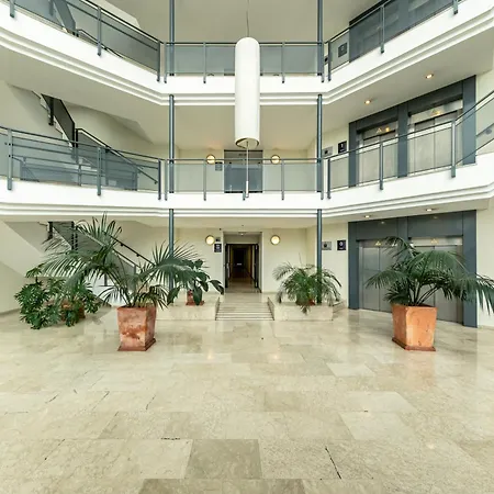 25 With Free Parking And Pool Apartment Bormujos